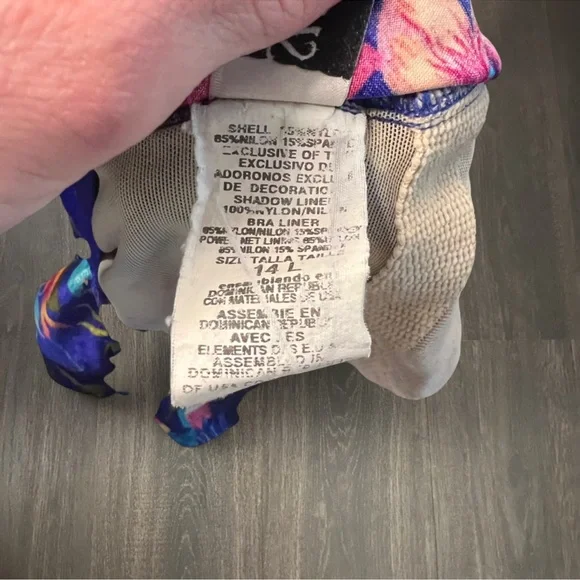 Vintage Slim Allure Tropical Floral One-Piece Swimsuit - Picture 6 of 6